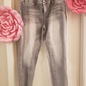 Light grey, stretchy skinny jeans. 16W